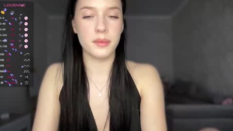 Snapshot of your_sweet_angel_ chatting on 23, 1, 2025 Mia online show from 23, 1, 2025