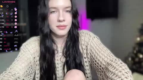 Snapshot of your_sweet_angel_ chatting on 31, 1, 2025 Mia online show from 31, 1, 2025