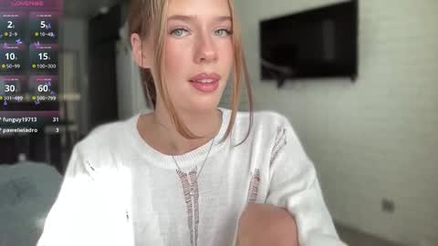 Snapshot of your_sweet_angel_ chatting on 26, 9, 2025 Mia online show from 26, 9, 2025