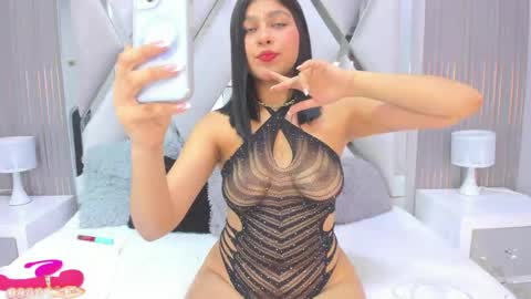 Snapshot of your_sweet_zoe chatting on 5, 5, 2026 Zoe online show from 5, 5, 2026