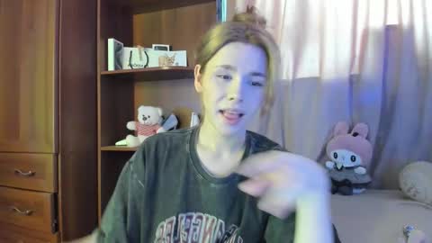 Snapshot of your_tender_doll chatting on 9, 2, 2026 Alice online show from 9, 2, 2026