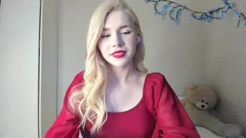 Snapshot of your_tender_doll chatting on 16, 3, 2026 Alice online show from 16, 3, 2026