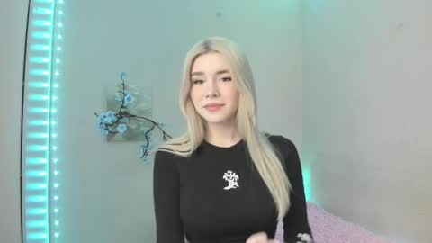 Snapshot of your_tender_doll chatting on 8, 4, 2026 Alice online show from 8, 4, 2026