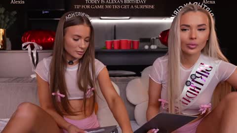 Snapshot of your_wild_lexi chatting on 13, 12, 2025 Alexis online show from 13, 12, 2025