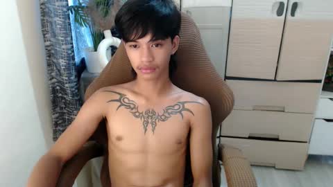 Snapshot of yourasian_eric chatting on 29, 4, 2026 yourasian_eric online show from 29, 4, 2026