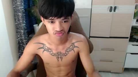 Snapshot of yourasian_eric chatting on 30, 4, 2026 yourasian_eric online show from 30, 4, 2026