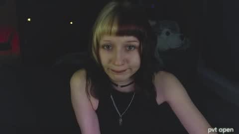 Snapshot of yourcutiegoth chatting on 17, 4, 2026 Vasilisa online show from 17, 4, 2026