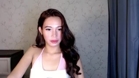 Snapshot of yourdreamgirlgwen chatting on 7, 8, 2026 GWENI online show from 7, 8, 2026