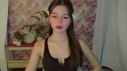 Snapshot of yourfavoratesunshine chatting on 24, 4, 2026 Sunshine online show from 24, 4, 2026