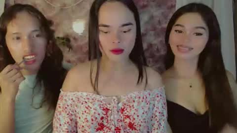 Snapshot of yourfavoratesunshine chatting on 5, 6, 2026 Sunshine online show from 5, 6, 2026