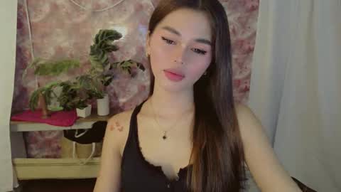 Snapshot of yourfavoratesunshine chatting on 6, 6, 2026 Sunshine online show from 6, 6, 2026