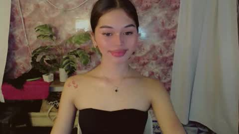 Snapshot of yourfavoratesunshine chatting on 8, 6, 2026 Sunshine online show from 8, 6, 2026