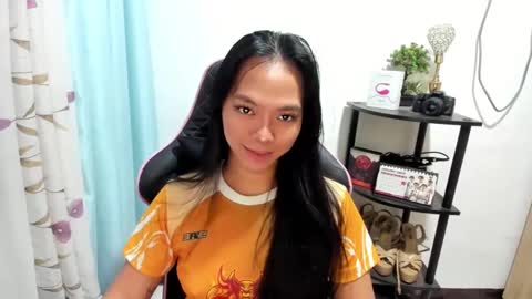 Snapshot of yourfiercequeenalexia chatting on 2, 1, 2025 Alexia online show from 2, 1, 2025