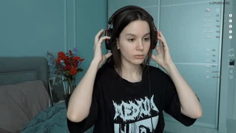 Snapshot of yourher0in chatting on 3, 2, 2025 Aida online show from 3, 2, 2025