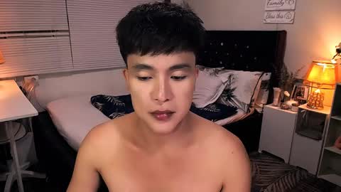 Snapshot of yourlivingonurdream chatting on 17, 4, 2026 -- online show from 17, 4, 2026