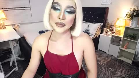 Snapshot of yourlivingonurdream chatting on 18, 4, 2026 -- online show from 18, 4, 2026