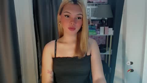 Snapshot of yourlovekylie chatting on 13, 5, 2026 KYLIE MORE online show from 13, 5, 2026