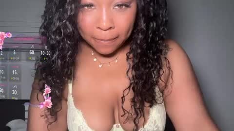 Snapshot of yourmommysilk chatting on 20, 6, 2026 YOURMOMMY online show from 20, 6, 2026