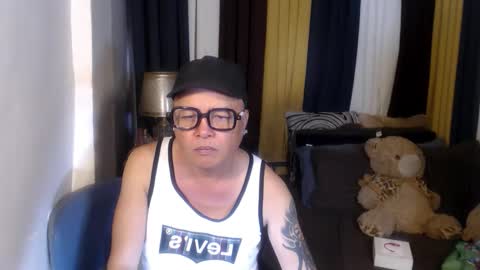 Snapshot of yournaughty_johnsmith chatting on 2, 6, 2026 yournaughty_johnsmith online show from 2, 6, 2026