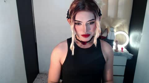 Snapshot of yournaughtykendal chatting on 9, 8, 2026 TIFFANY SUCKING QUEEN online show from 9, 8, 2026