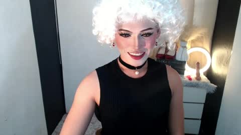 Snapshot of yournaughtykendal chatting on 10, 8, 2026 TIFFANY SUCKING QUEEN online show from 10, 8, 2026