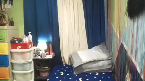 Nica Trocio online show from 16, 4, 2026