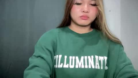 yoursweetgirl_zia online show from 13, 3, 2026