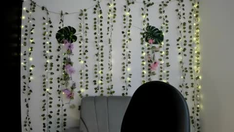 Snapshot of yoursweetsin16 chatting on 23, 4, 2026 yoursweetsin16 online show from 23, 4, 2026