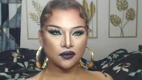 Snapshot of yourtrannyqueenxxx chatting on 24, 4, 2026 Anastacia Grey online show from 24, 4, 2026