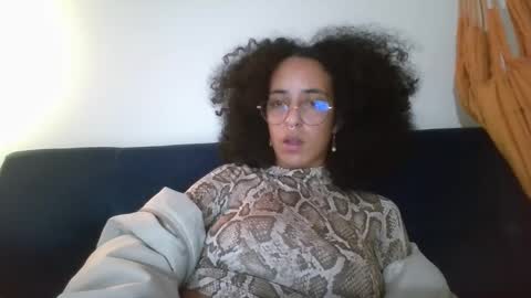 Snapshot of youwishtobeme chatting on 3, 12, 2024 elizabeth ju online show from 3, 12, 2024