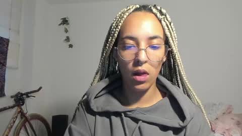 Snapshot of youwishtobeme chatting on 27, 12, 2024 elizabeth ju online show from 27, 12, 2024