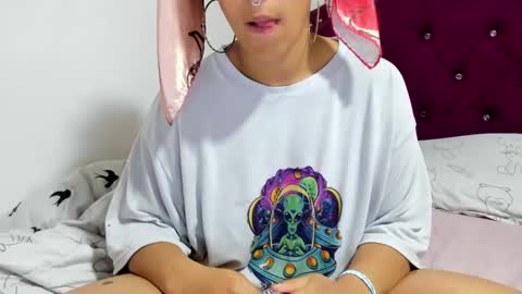 Snapshot of youwishtobeme chatting on 17, 2, 2025 elizabeth ju online show from 17, 2, 2025