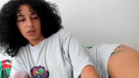 Snapshot of youwishtobeme chatting on 17, 2, 2025 elizabeth ju online show from 17, 2, 2025