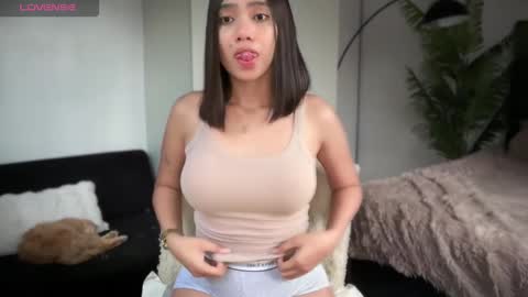 YowgineTheGreat online show from 8, 12, 2024