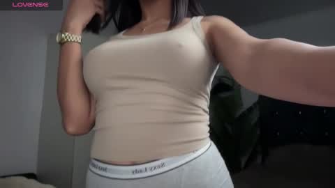 YowgineTheGreat online show from 8, 12, 2024