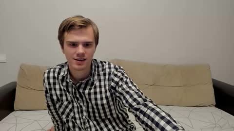 Yue Lang and Samm online show from 7, 11, 2025