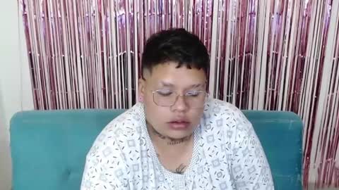 yul and val couple online show from 4, 12, 2025