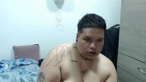 Snapshot of yulian_bigclit07 chatting on 25, 5, 2026 Yulian online show from 25, 5, 2026