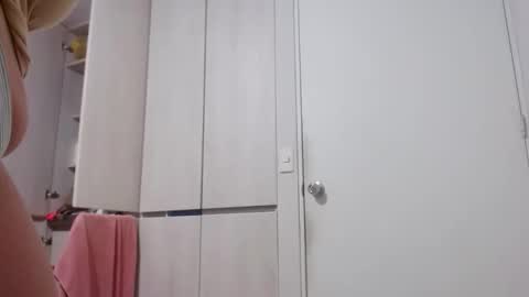 Snapshot of yuliana_25 chatting on 4, 4, 2026 yuliana_25 online show from 4, 4, 2026