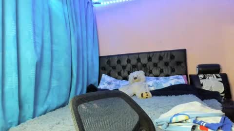 Snapshot of yulico chatting on 8, 1, 2025 emmy online show from 8, 1, 2025