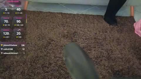 yuliethpetite online show from 3, 2, 2026