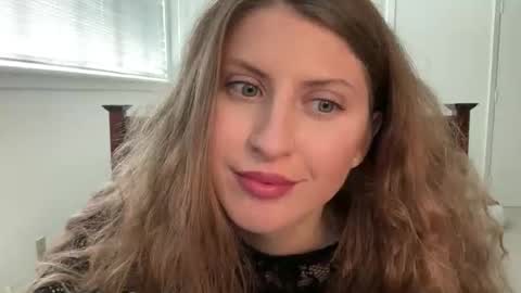 yumiandwolf online show from 8, 3, 2026