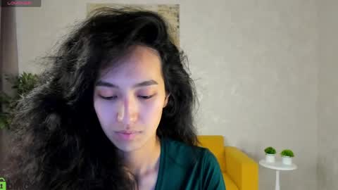 Snapshot of yummy_lamii chatting on 27, 4, 2026 Cindey online show from 27, 4, 2026