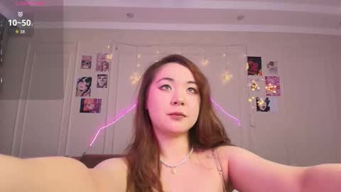 Snapshot of yummy_yuna chatting on 4, 12, 2025 Yumi online show from 4, 12, 2025