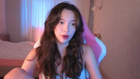 Snapshot of yuna_sunshy chatting on 28, 6, 2026 Yuna online show from 28, 6, 2026