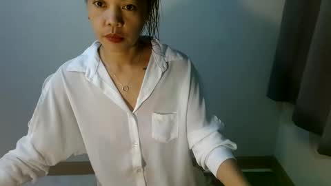 yunahuntrixx online show from 8, 6, 2026