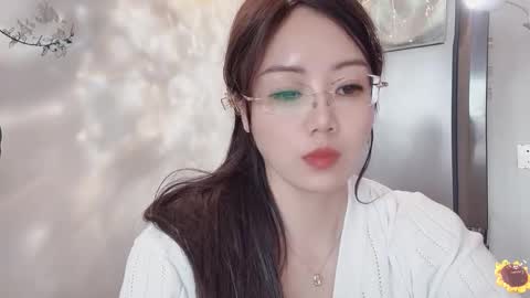 YunEr online show from 27, 2, 2025