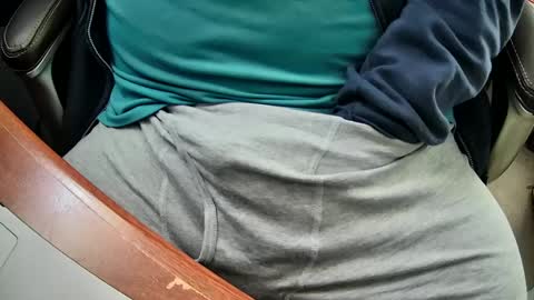 yuppers1234 online show from 10, 3, 2025