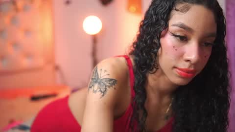 Yuyi Cam online show from 4, 10, 2025