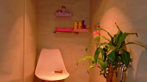 Snapshot of yuyi_cam chatting on 1, 8, 2026 Yuyi Cam online show from 1, 8, 2026